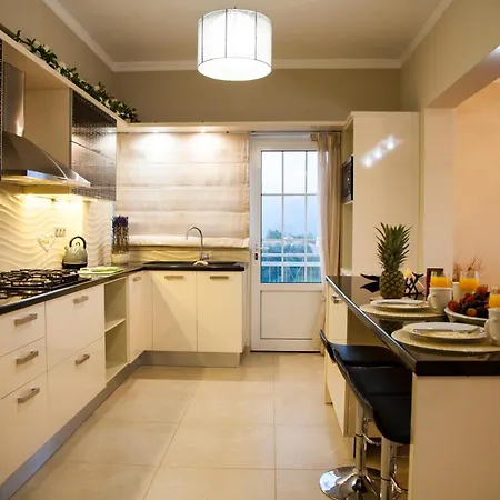 Gerasimos Dream House - 7 Minutes From The Airport