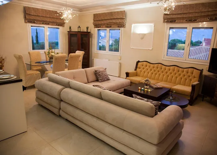 Gerasimos Dream House - 7 Minutes From The Airport Apartment *
