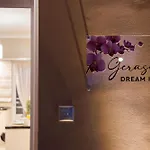 Gerasimos Dream House - 7 Minutes From The Airport Apartment *