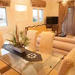 Gerasimos Dream House - 7 Minutes From The Airport Appartamento