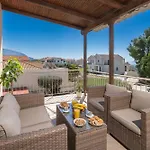 Gerasimos Dream House - 7 Minutes From The Airport Appartamento *