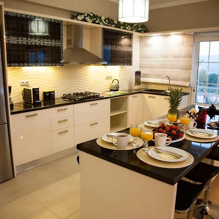 Gerasimos Dream House - 7 Minutes From The Airport * Lakithra