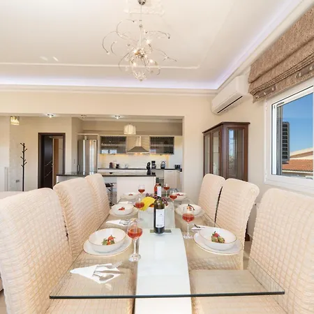 Gerasimos Dream House - 7 Minutes From The Airport