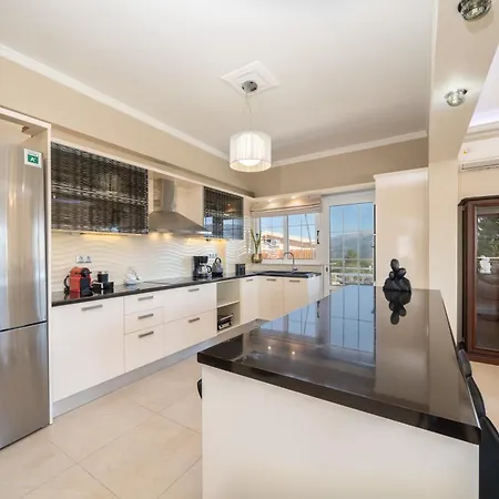 Gerasimos Dream House - 7 Minutes From The Airport *